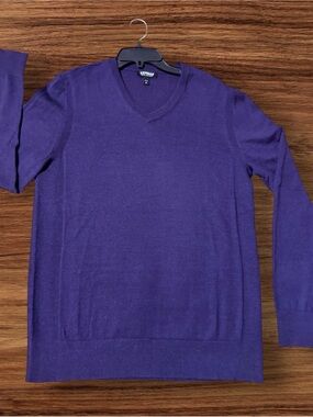 Express Men’s Purple V-Neck Sweater, Soft, Lightweight, Long-sleeve, Men’s Sz M